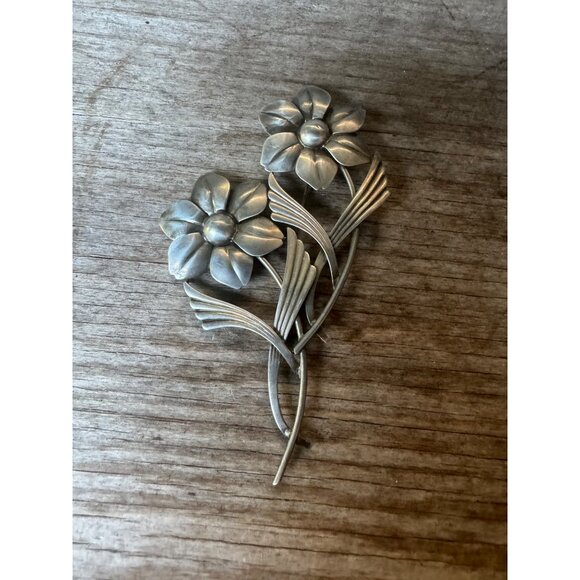 Vintage Sterling Silver Floral Flower Brooch Pin - Picture 2 of 5